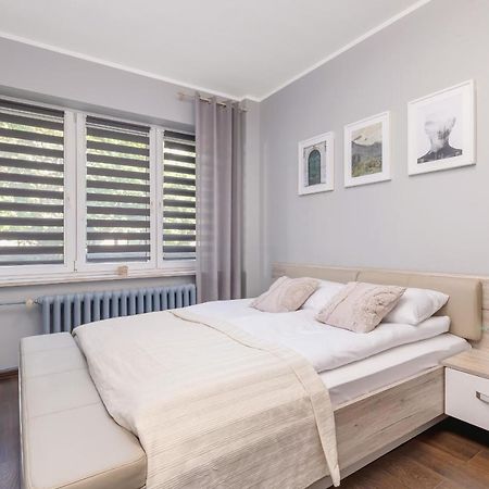 Stylish Korfantego Apartment Next To Spodek By Noclegi Renters Katowice Exterior foto
