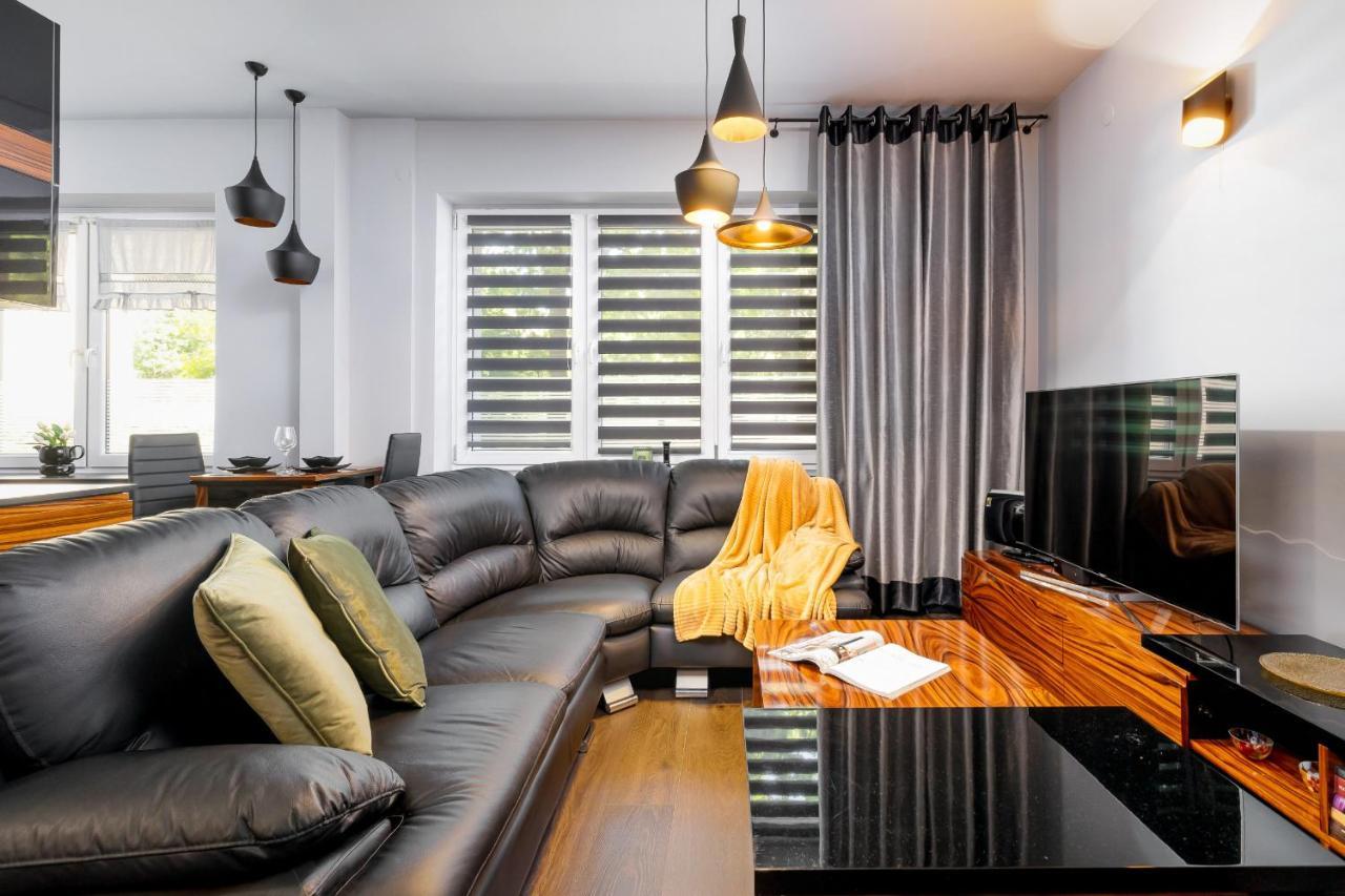 Stylish Korfantego Apartment Next To Spodek By Noclegi Renters Katowice Exterior foto