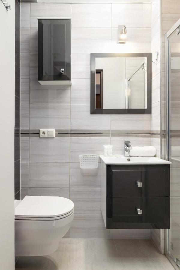 Stylish Korfantego Apartment Next To Spodek By Noclegi Renters Katowice Exterior foto