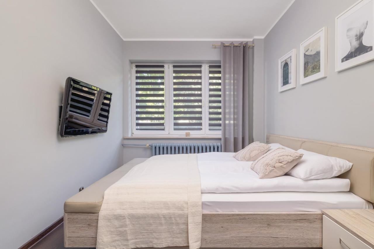 Stylish Korfantego Apartment Next To Spodek By Noclegi Renters Katowice Exterior foto