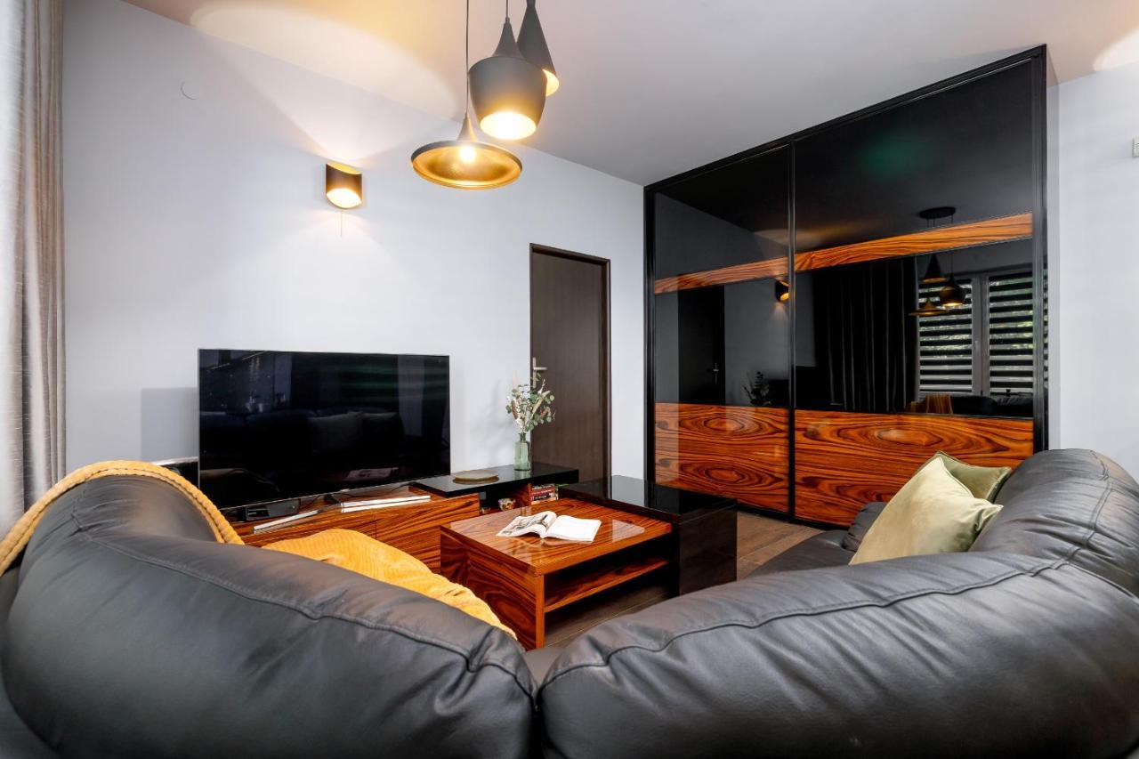 Stylish Korfantego Apartment Next To Spodek By Noclegi Renters Katowice Exterior foto